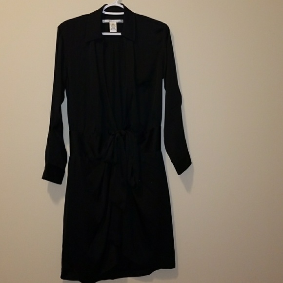 Diane Von Furstenberg Dresses & Skirts - Diane von Furstenberg "Marin" Silk Wrap Dress S4